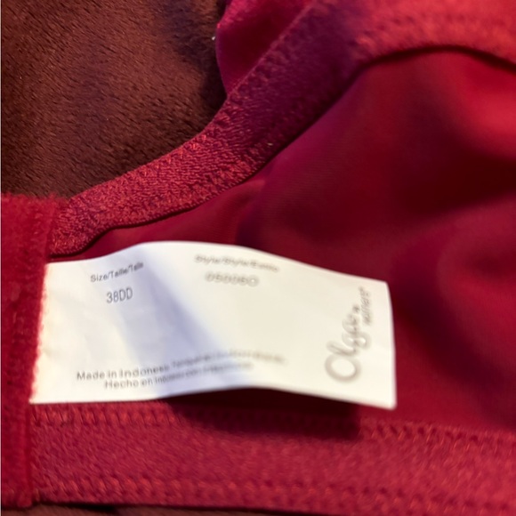 Olga Ladies Red Nwt Bra. Size 38DD - Picture 2 of 3